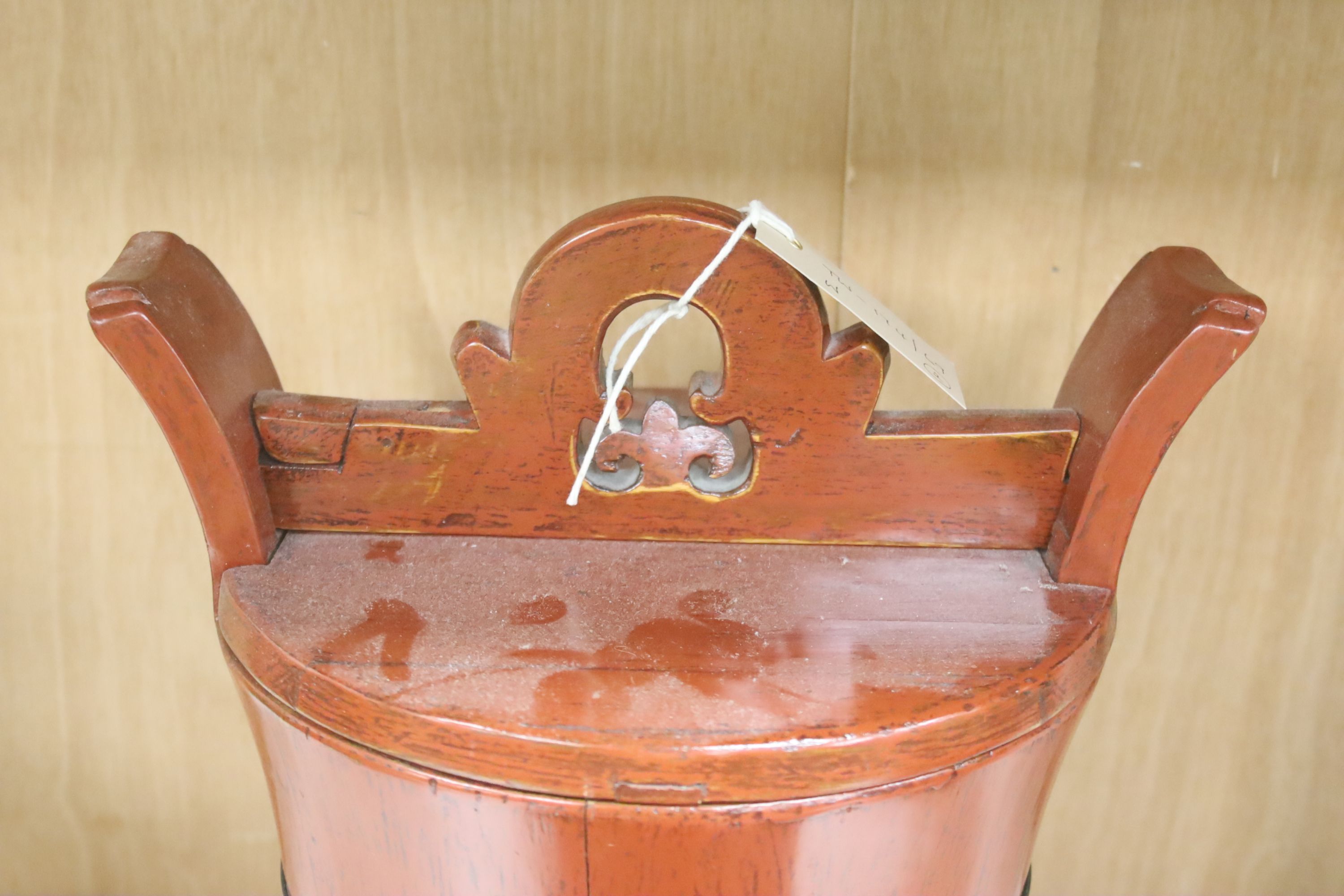 A Chinese red-lacquered rice container and cover and a similar Japanese rectangular box and cover (2)